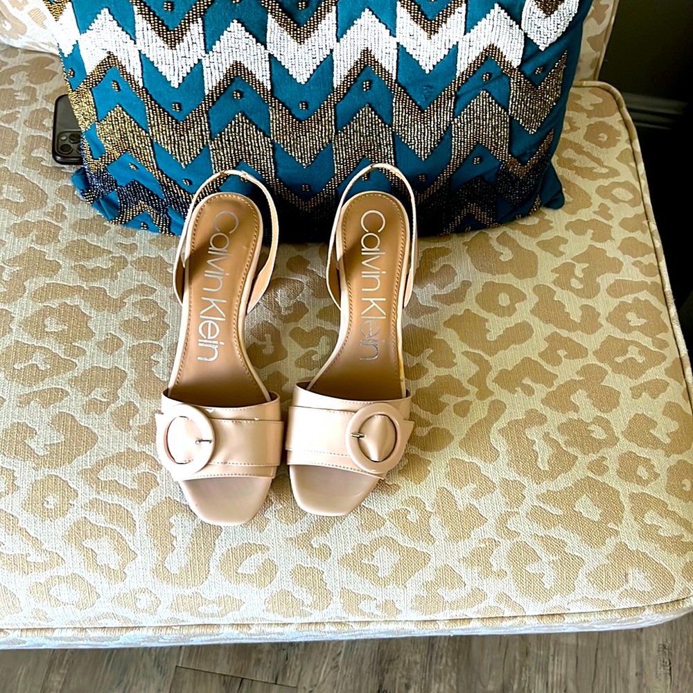 Calvin Klein sling back crème color
